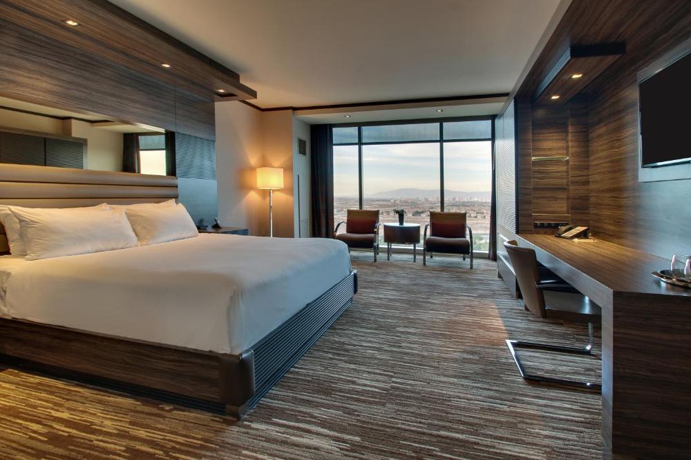 Modern Mountain View King interior